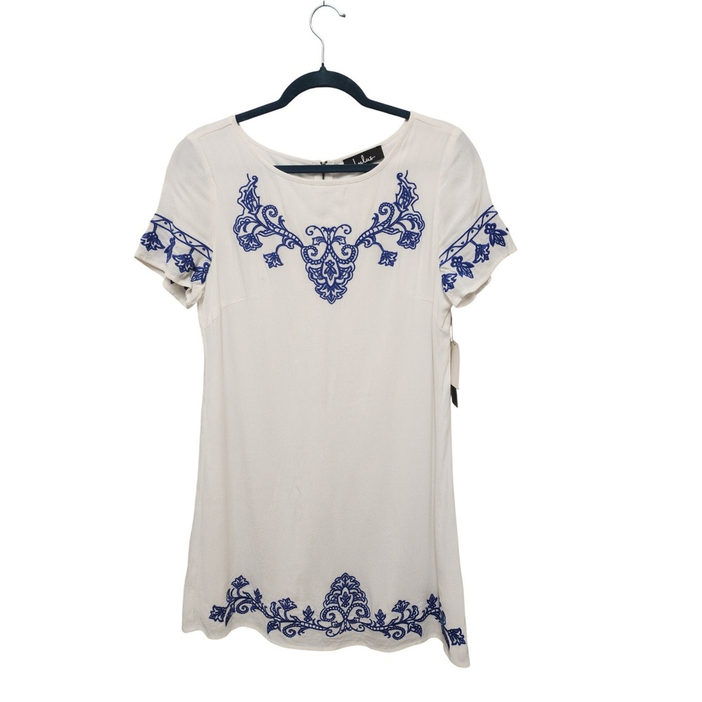 Lulus White Blue Embroidered Shift Dress Short Sleeve Boho D3017 Womens Medium